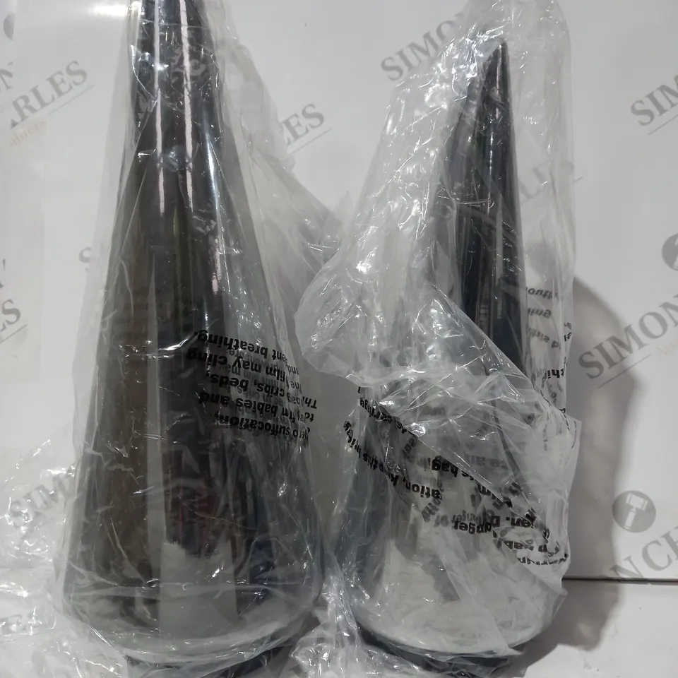 BOXED KELLY HOPPEN SET OF 2 INDOOR/OUTDOOR PRELIT GLASS DECOR - REFLECTIVE CONES