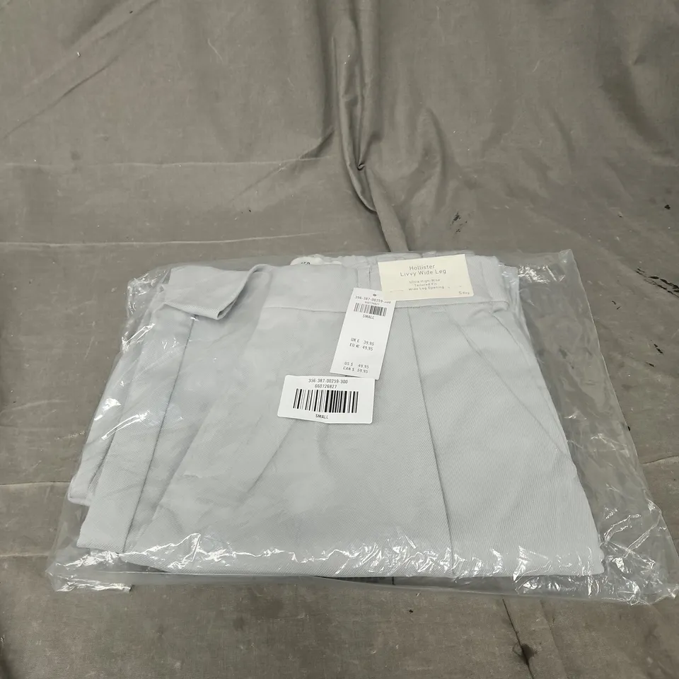 HOLLISTER LIVVY WIDE LEG TROUSERS IN SAGE SIZE S