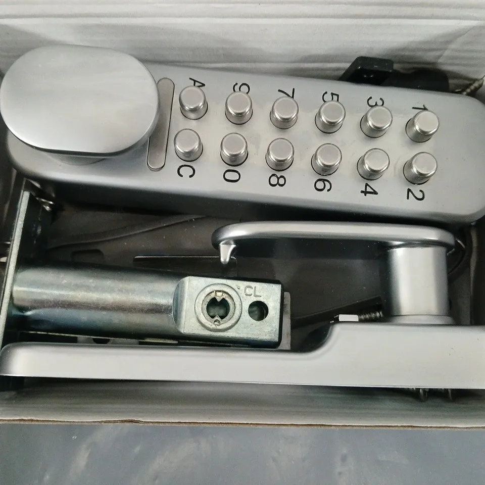 BOXED SMITH AND LOCKE COMBINATION PUSH BUTTON LOCK