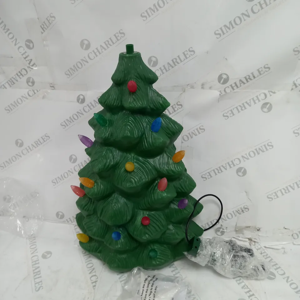 MR CHRISTMAS INDOOR OUTDOOR MOLDED CHRISTMAS TREE
