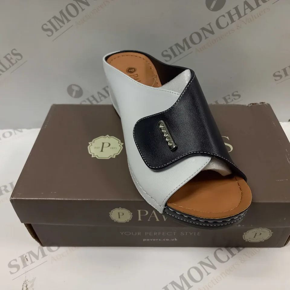 BOXED PAIR OF PAVERS WLIG37015 MILE WEDGE SANDALS UK SIZE 6