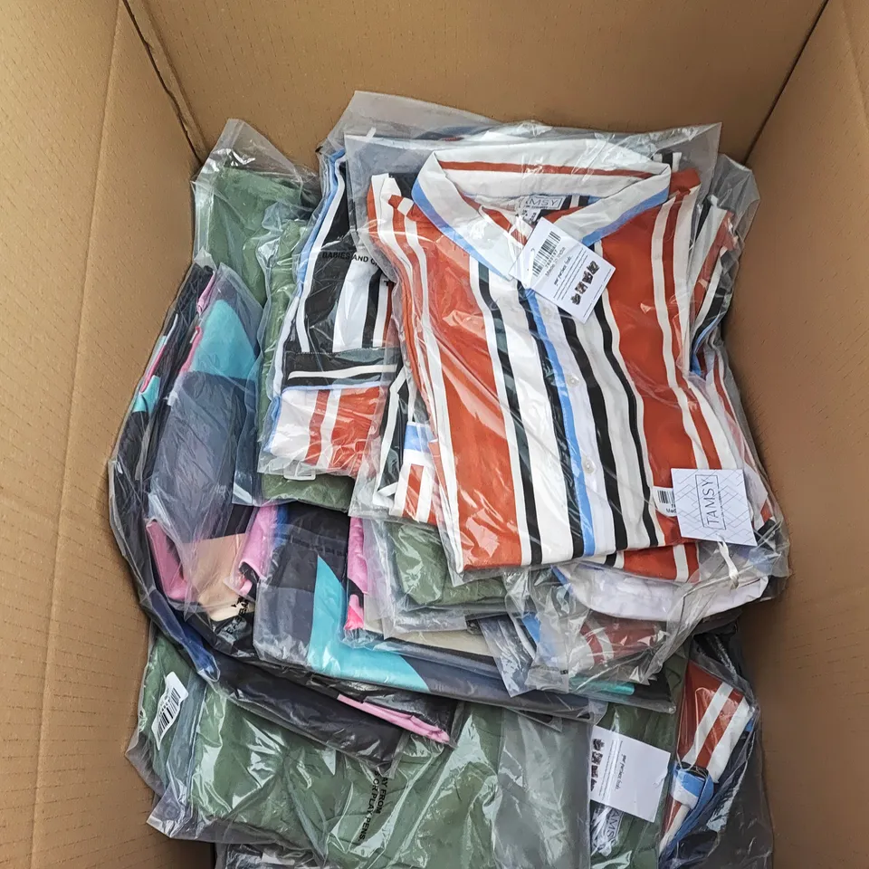 BOX OF APPROXIMATELY 30 ASSORTED CLOTHING ITEMS IN VARIOUS STYLES , SIZES AND COLOURS