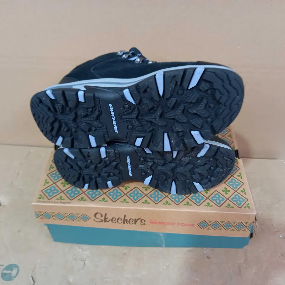 BOXED PAIR OF SKECHERS - SIZE 5
