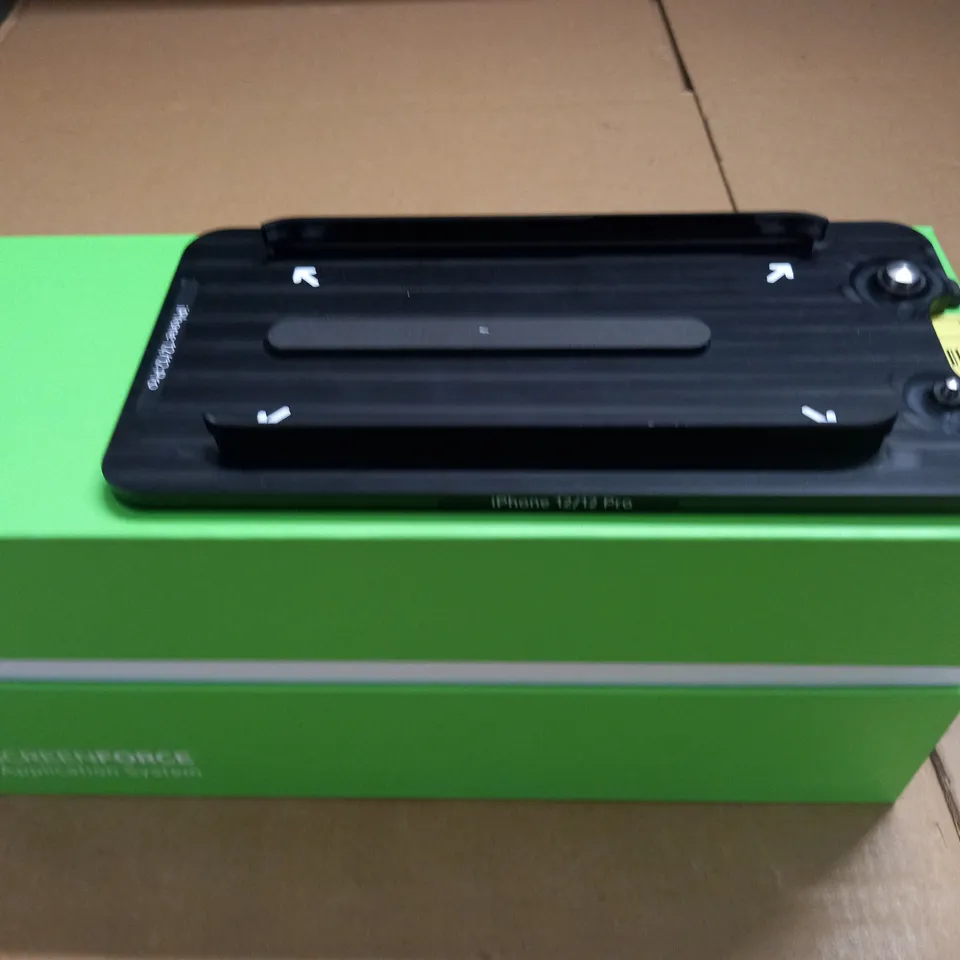 BELKIN SCREEN FORCE APPLICATION SYSTEM - IPHONE 12/12 PRO