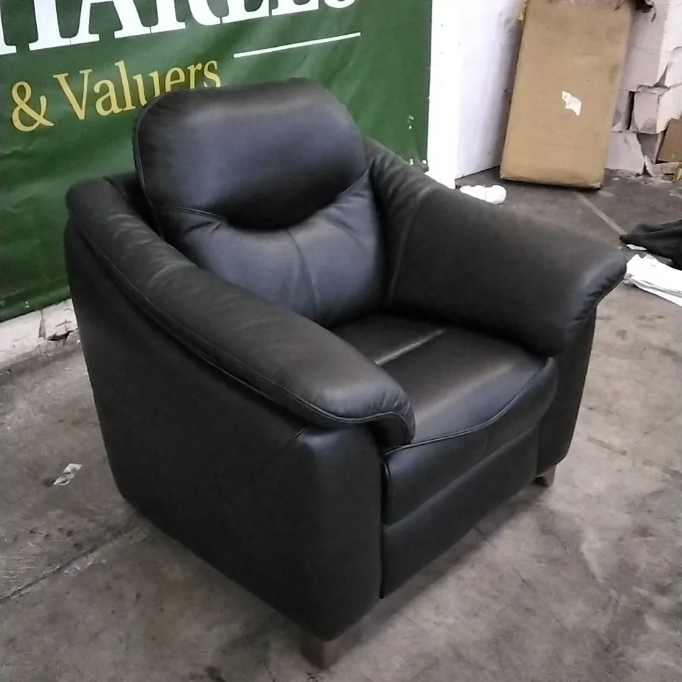 QUALITY BRITISH DESIGNED & MANUFACTURED G PLAN JACKSON CHAIR CAPRI BLACK LEATHER