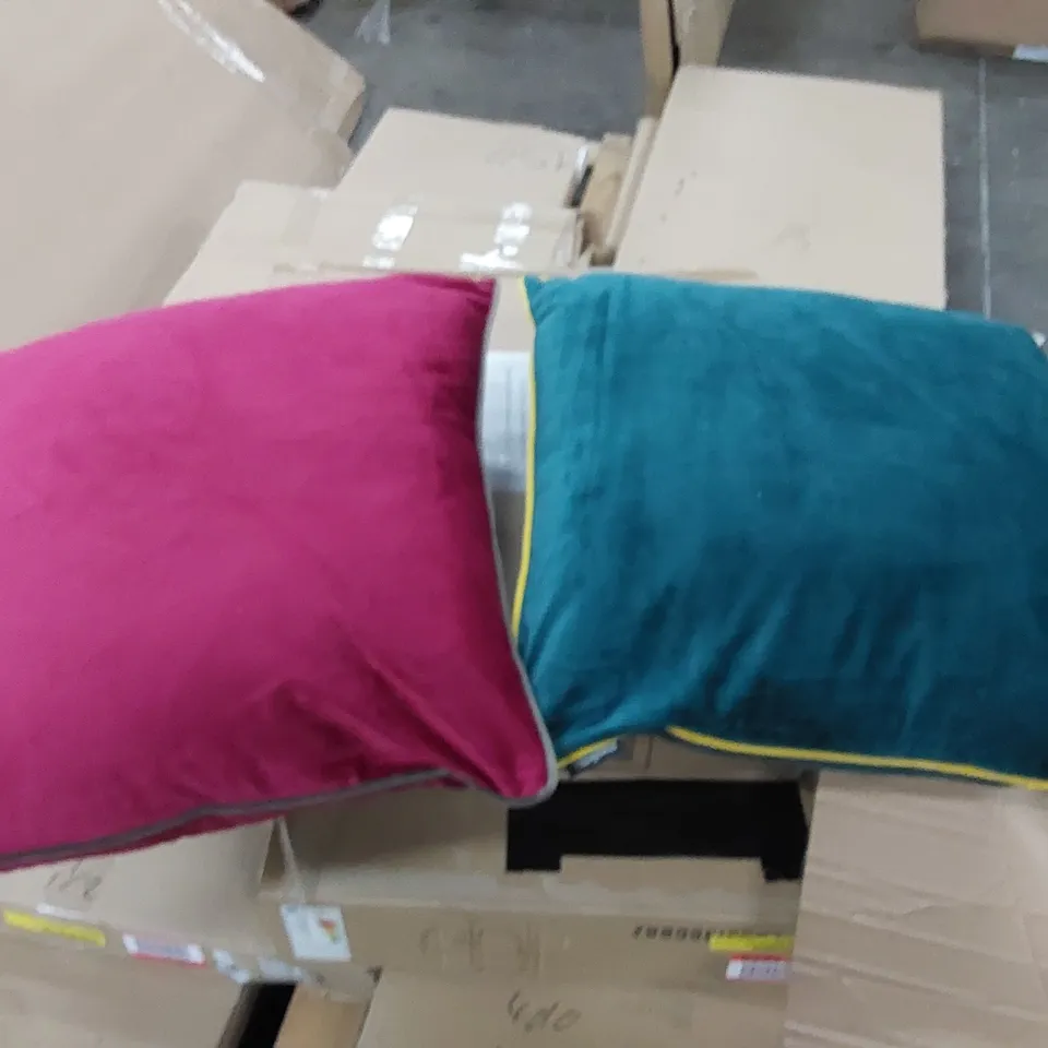 2 X CHADWICK SQUARE SCATTER CUSHIONS 