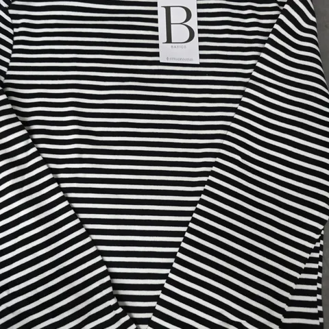 STRADIVARIUS LONG SLEEVE STRIPE TOP IN BLACK/WHITE SIZE XL