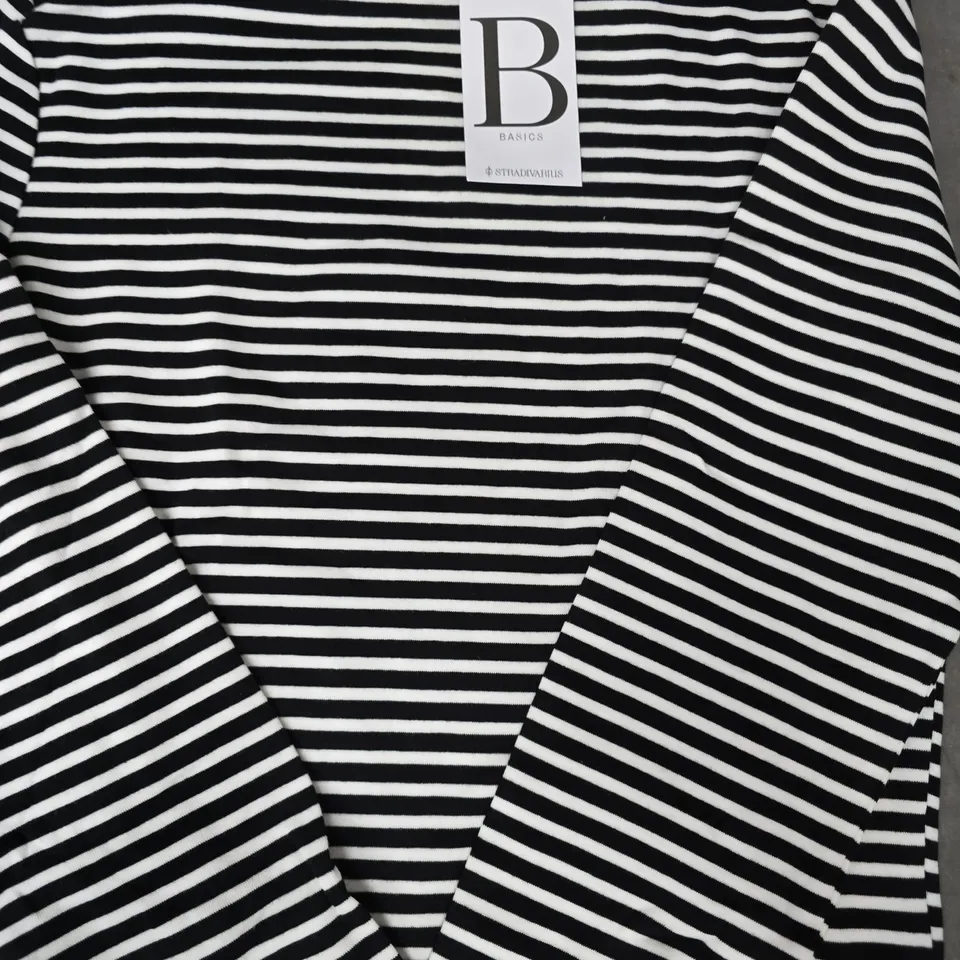 STRADIVARIUS LONG SLEEVE STRIPE TOP IN BLACK/WHITE SIZE XL