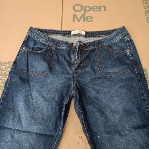 SOUTH WOMEN'S JEANS – UK 16 SHORT