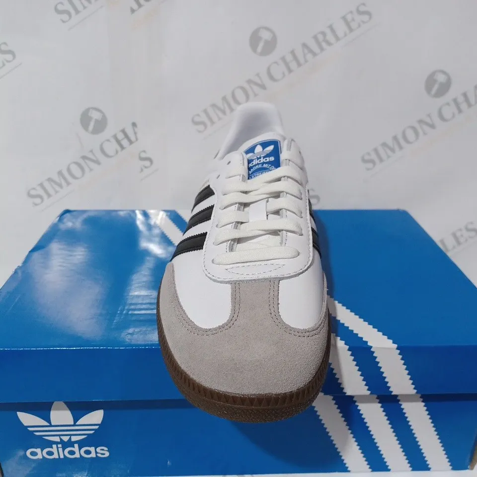 ADIDAS SAMBA TRAINERS IN WHITE - SIZE 8