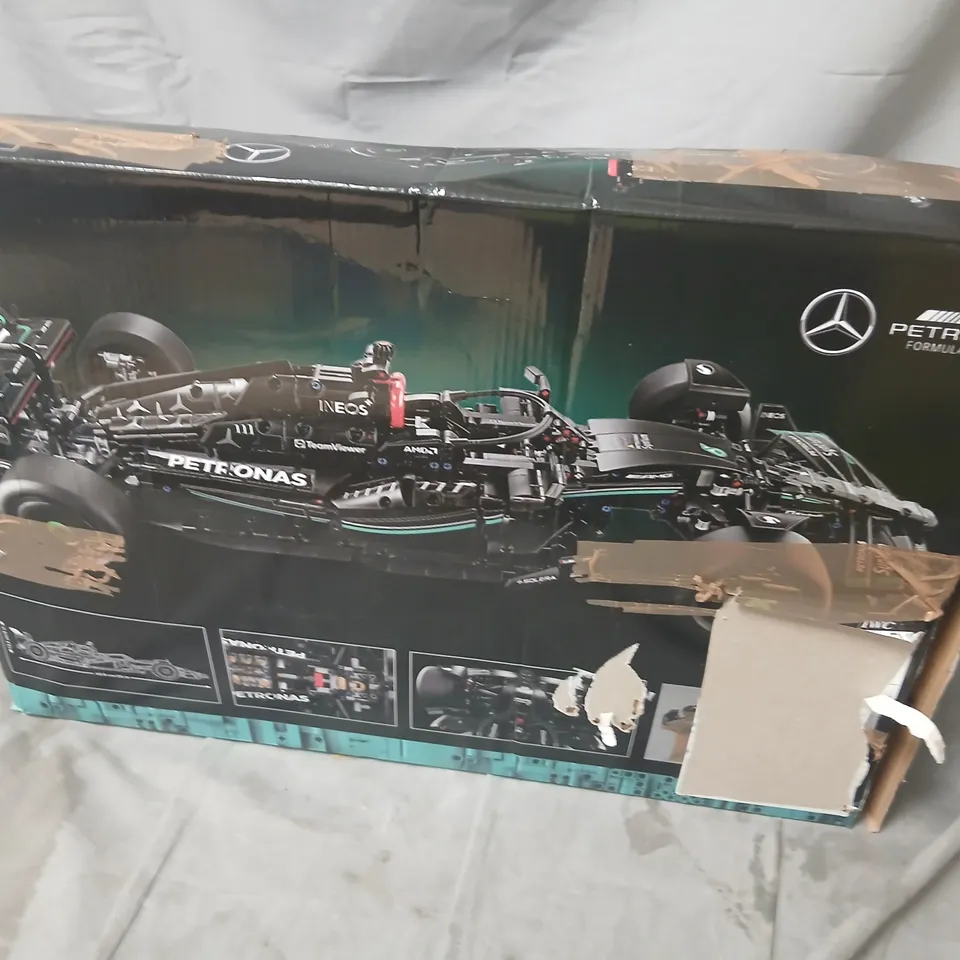 LEGO TECHNIC MERCEDES-AMG F1 W14 E PERFORMANCE SET – BOXED