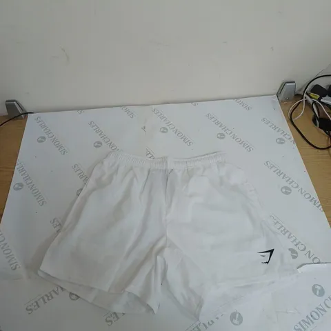 GYMSHARK ARRIVAL 5" SHORTS WHITE - SMALL