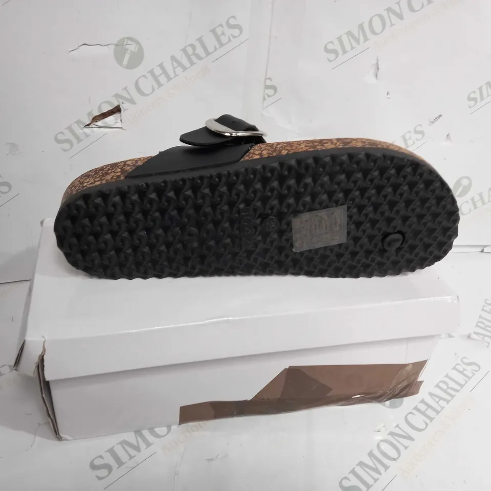 BOXED PAIR OF DESIGNER SANDALS  WITH BUCKLES, IN BROWN AND BLACK - EU SIZE 39