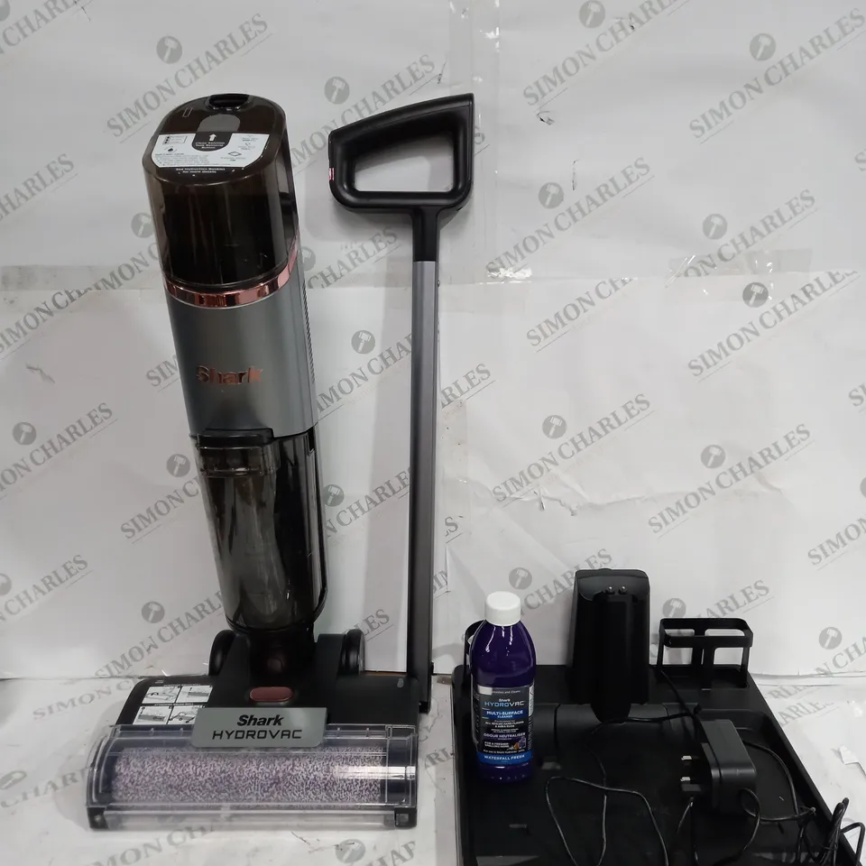 BOXED SHARK HYDROVAC HARD FLOOR WET & DRY CORDLESS CLEANER WD210UK