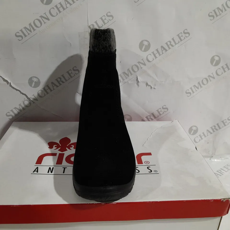 BOXED PAIR OF RIEKER ANTISTRESS WATER RESISTANT ANKLE BOOTS, BLACK - SIZE 6 