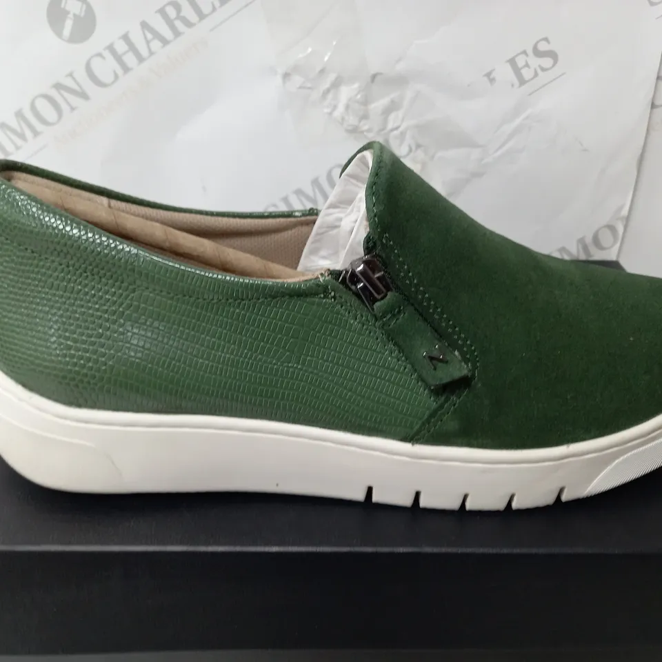 BOXED PAIR OF NATURALIZER PLATFORM SLIP ON SHOES IN GREEN - SIZE 7