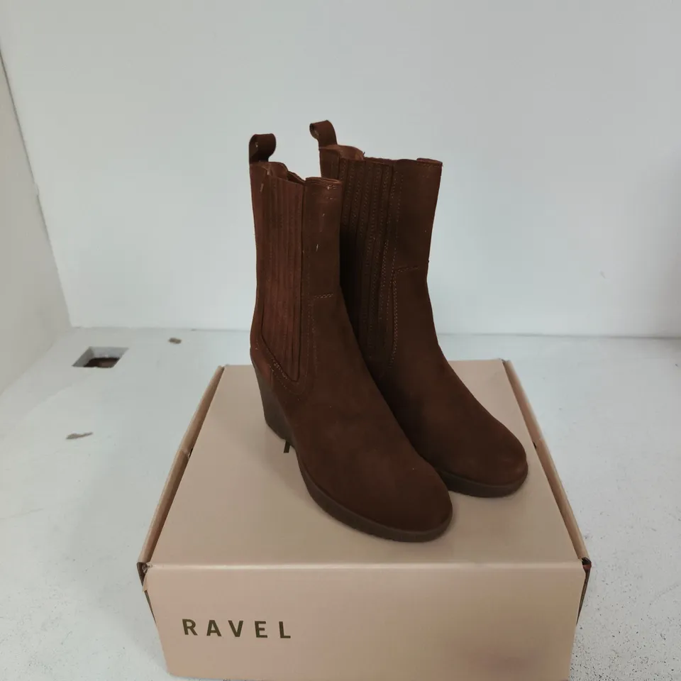 RAVEL TAN SUEDE CHELSEA BOOTS – WOMEN'S UK 5 (EU 38)