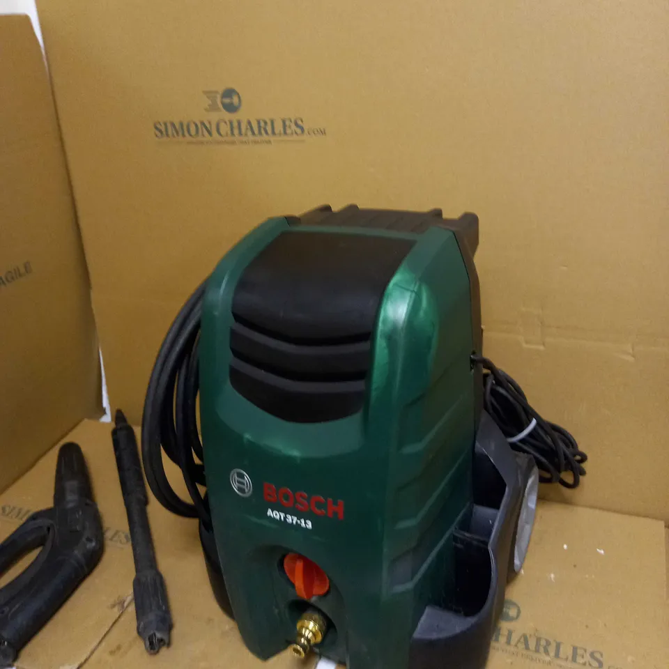 BOSCH UNIVERSAL AQUATAK 135 PRESSURE WASHER
