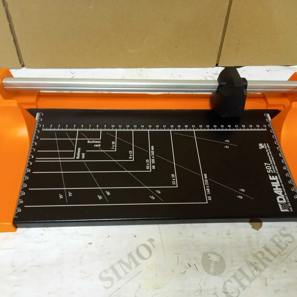 DAHLE 00507 14386 ROTARY PAPER TRIMMER FUNNY ORANGE