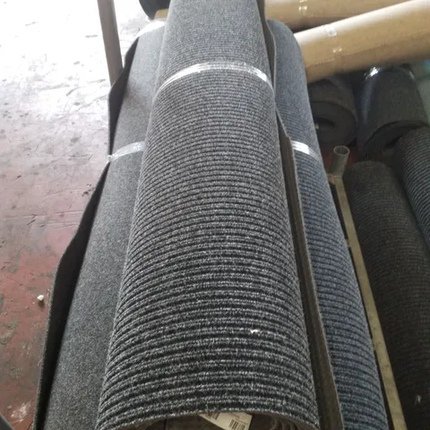 ROLL OF QUALITY LOOP PILE CARPET IN BLACK/WHITE - SIZE UNSPECIFIED