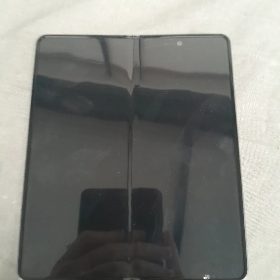 Samsung Galaxy Z Fold4 SM-F936B/DS - 256GB