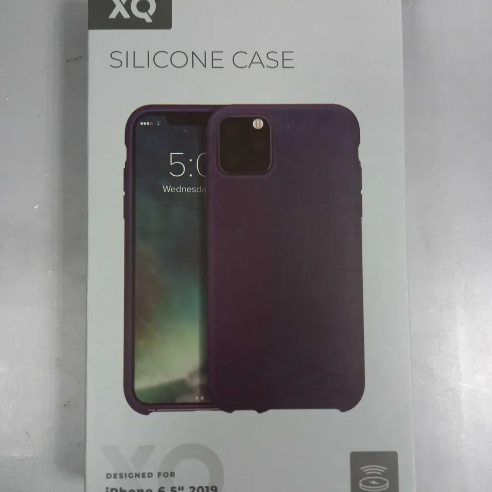 APPROXIMATELY 60 BRAND NEW BOXED XQ SILICONE PROTECTIVE CASES FOR IPHONE 6.5" 2019 MODEL 