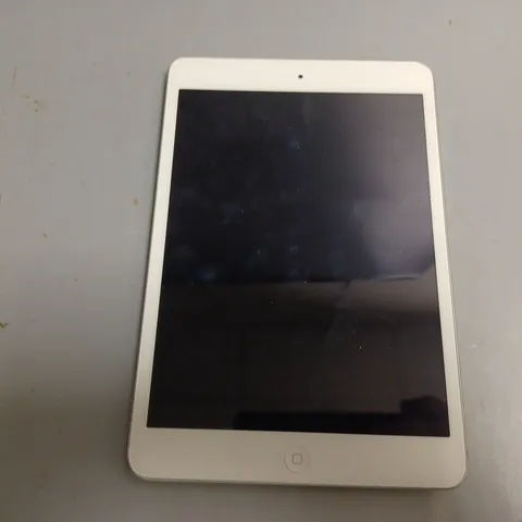 APPLE IPAD MINI 2 A1489 SILVER
