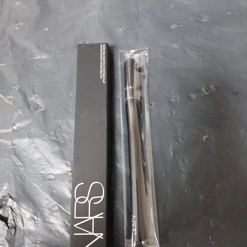 NARS PRECISION POWDER BRUSH - NO 15