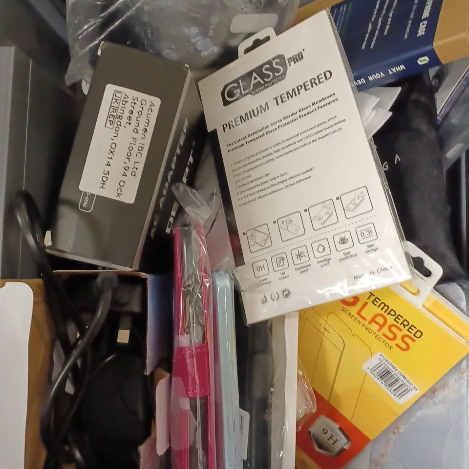 BOX OF APPROXIMATELY 30 ASSORTED SMARTPHONE AND ELECTRICAL PRODUCTS/ACCESSORIES TO INCLUDE CARBON MONOXIDE ALARM, SCREEN PROTECTORS, INTEL PROCESSOR ETC