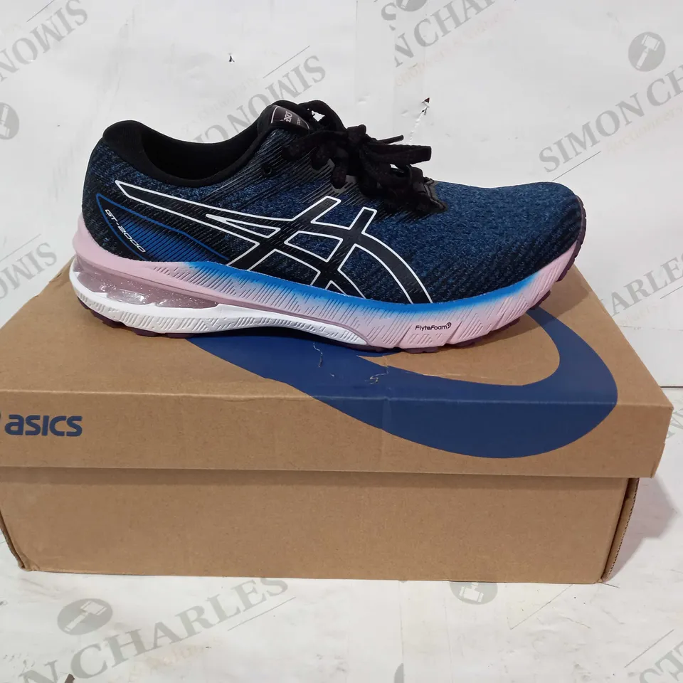 BOXED PAIR OF OASICS TRAINERS IN BLUE/LILAC/WHITE UK SIZE 5.5