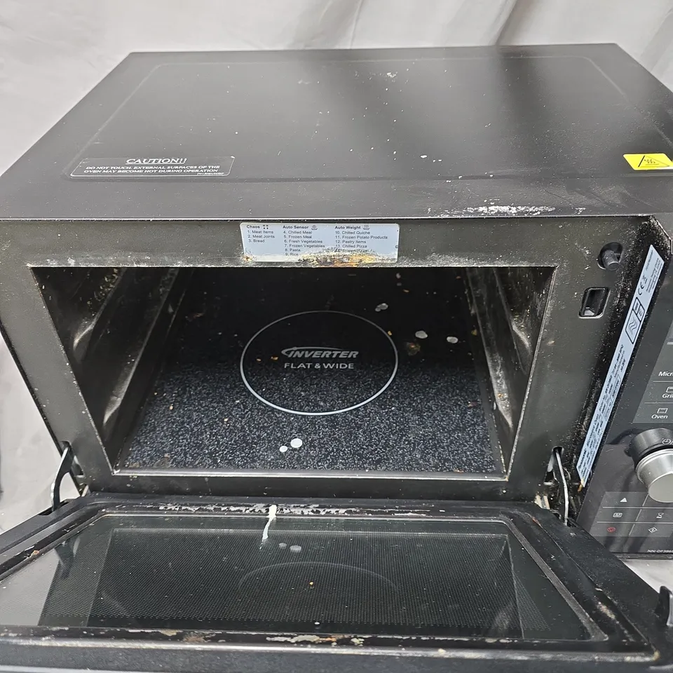 PANASONIC 3-IN-1 COMBINATION MICROWAVE OVEN WITH GRILL - NN-DF386B