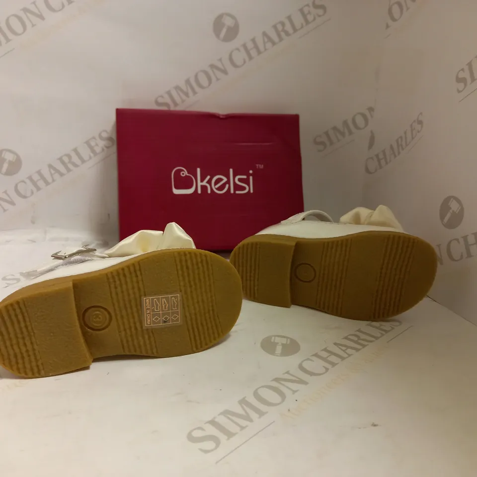 KELSI WHITE 3 GIRL SHOES 