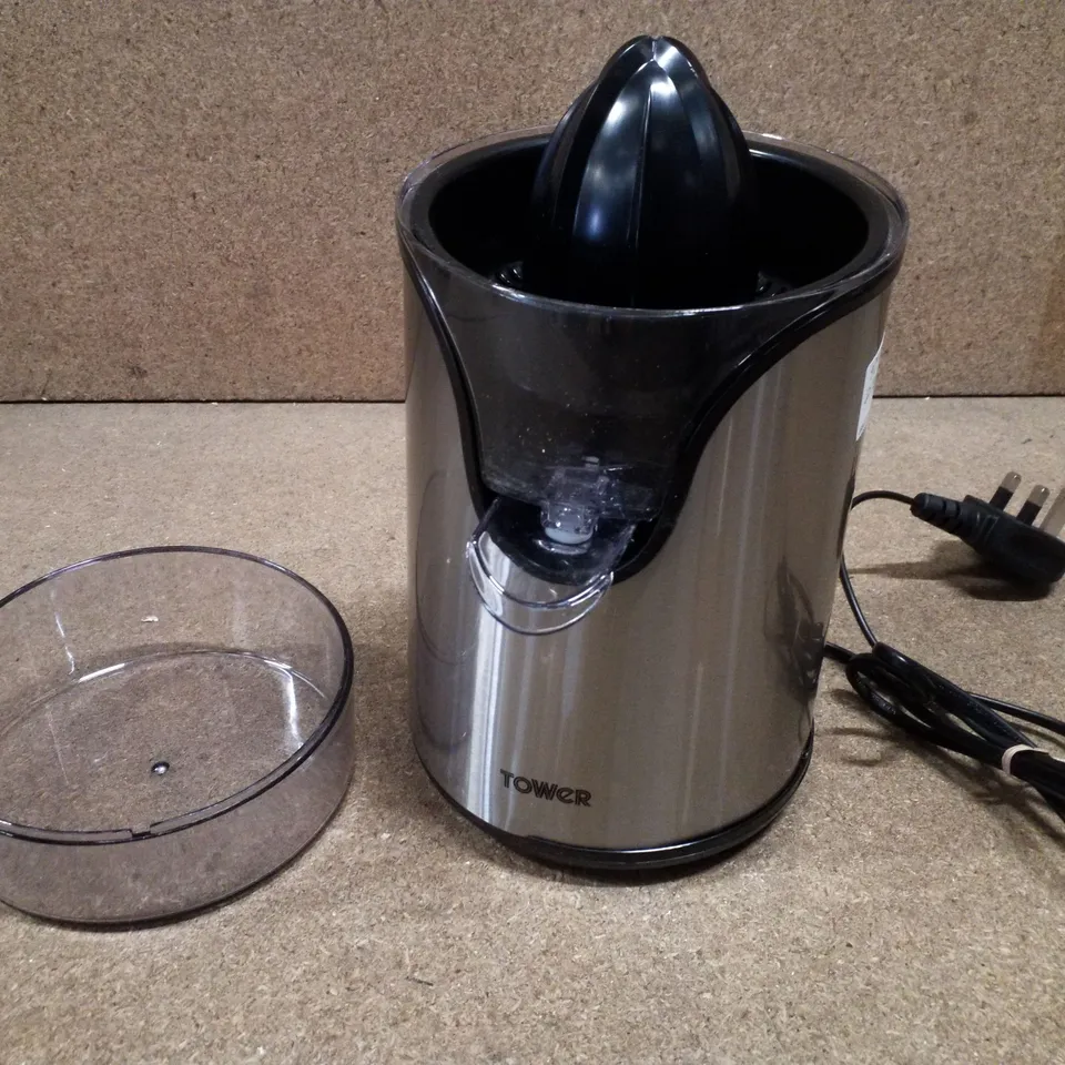 BOXED TOWER 100W STAINLESS STEEL CITRUS JUICER