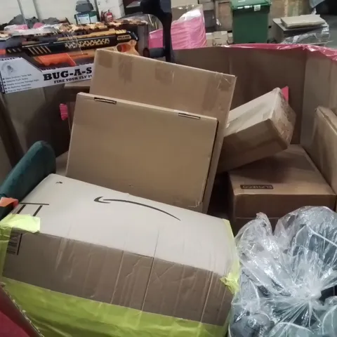 PALLET CONTAINING VARIOUS ASSORTED BOXED HOUSEHOLD ITEMS TO INCLUDE: POP UP TENT, SALT GUN, STAINLESS STEEL BIN AND LOTS MORE UNMARKED BOXED ITEMS