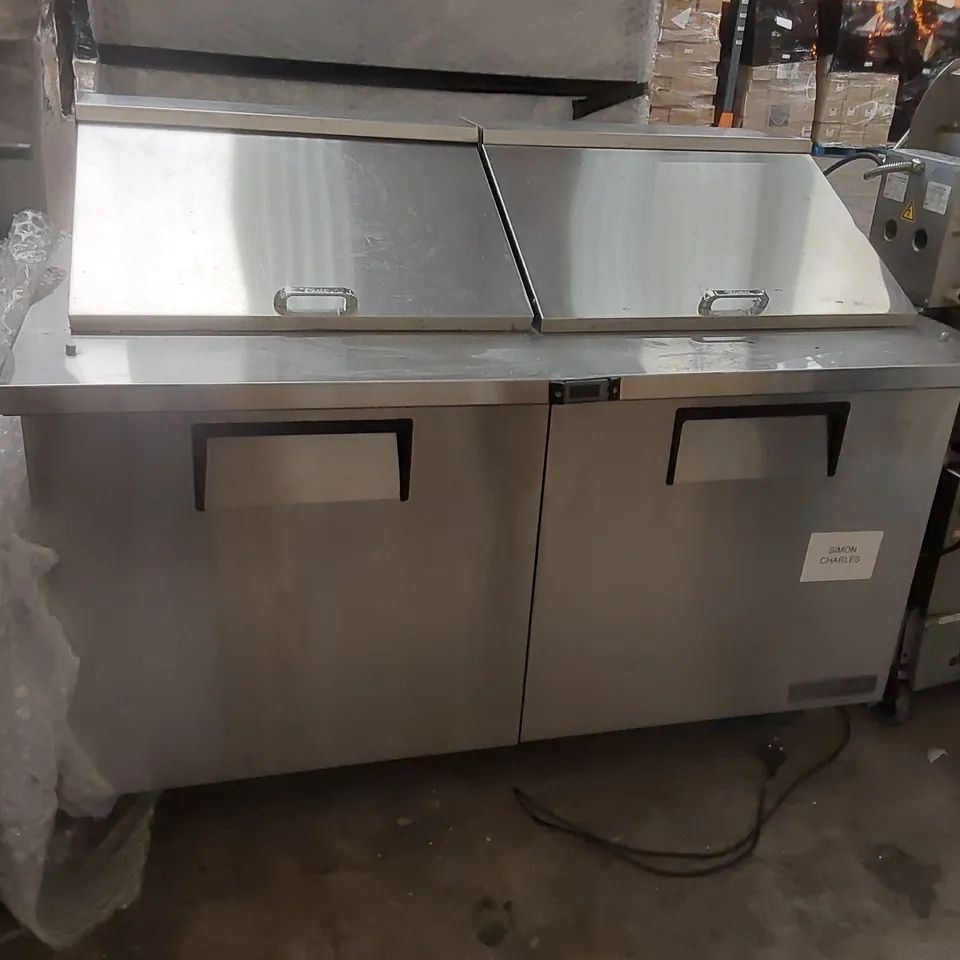 COMMERCIAL TRUE REFRIGERATED PREP COUNTER