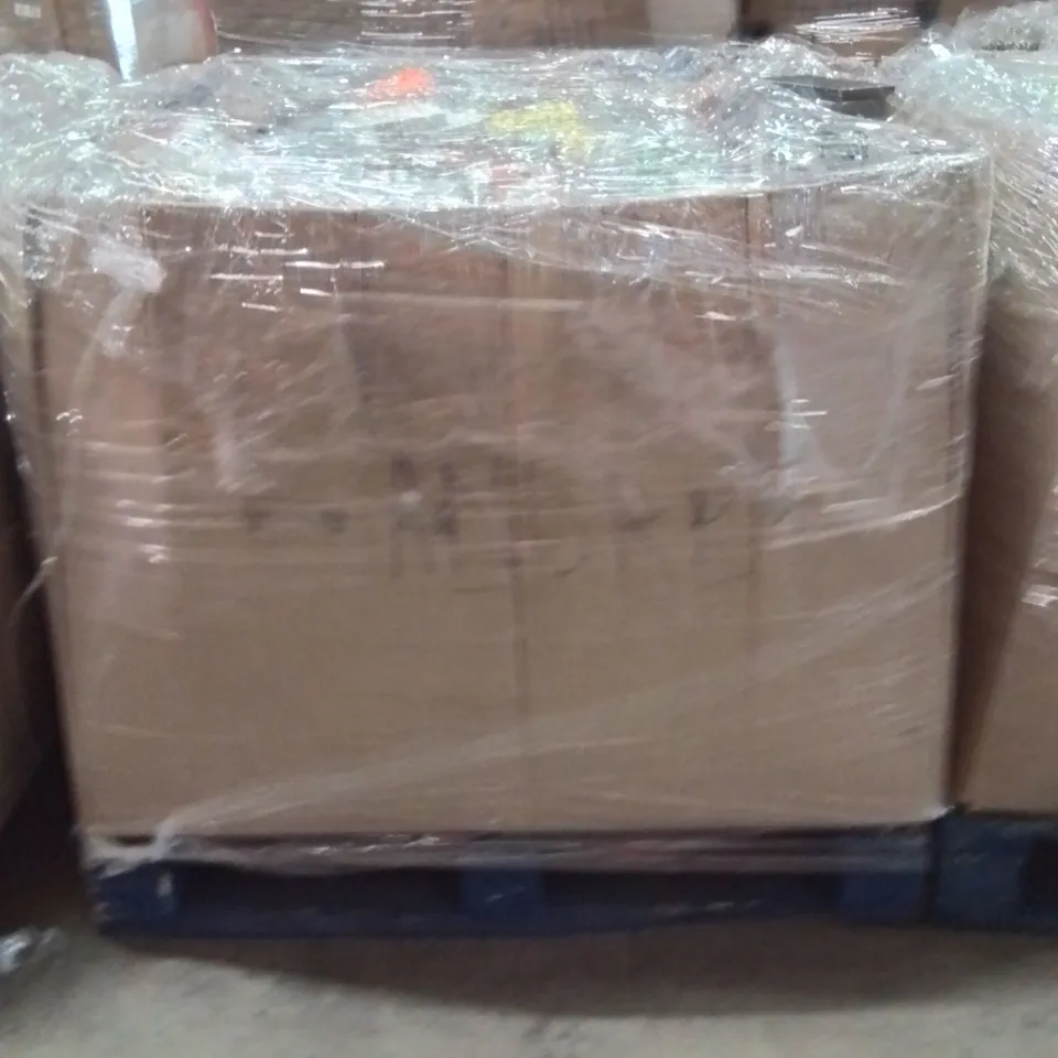 PALLET CONTAINING A LARGE QUANTITY OF PHONE CASES,SCREEN PROTECTORS 