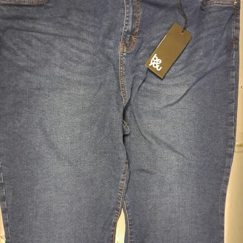 EVA INDIGO FLARED JEANS SIZE 22 (4XL)