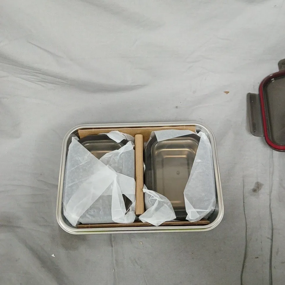 VINTAGE METAL LUNCH BOX WITH CLEAR LID AND WOODEN DIVIDER