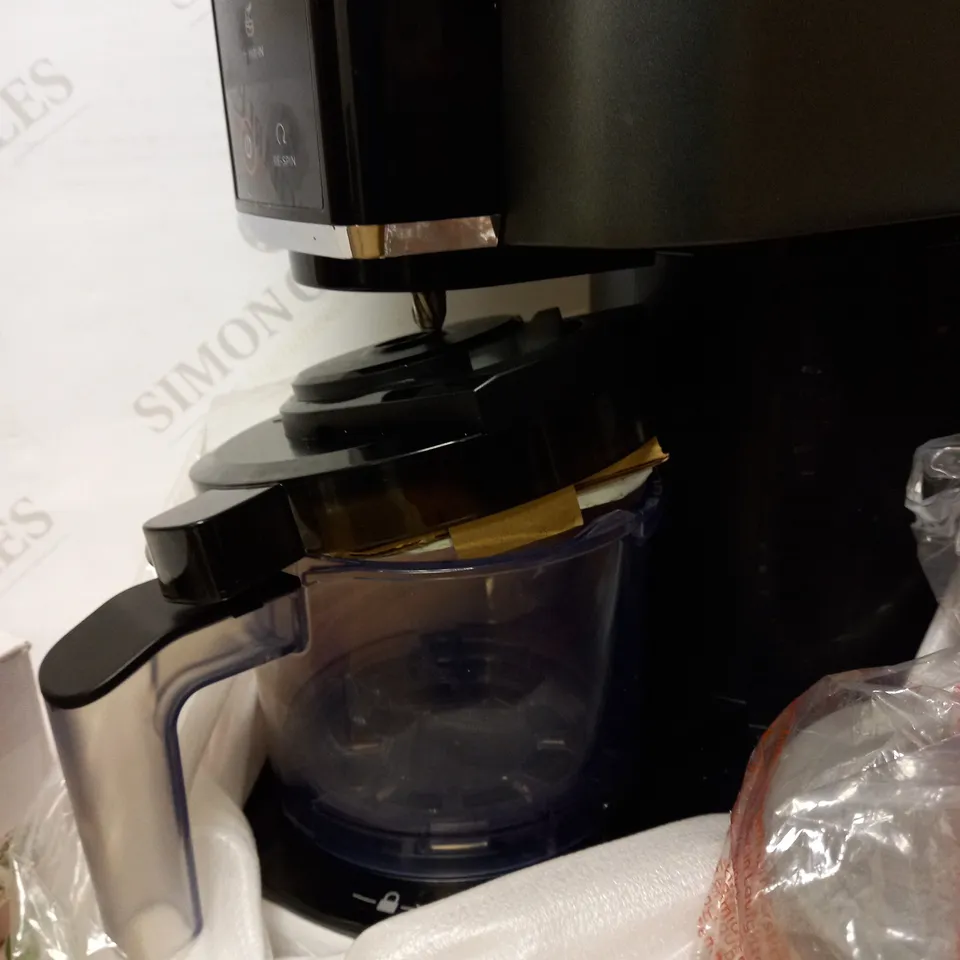 OUTLET NINJA CREAMI ICE CREAM & DESSERT MAKER WITH 5 DESSERT TUBS