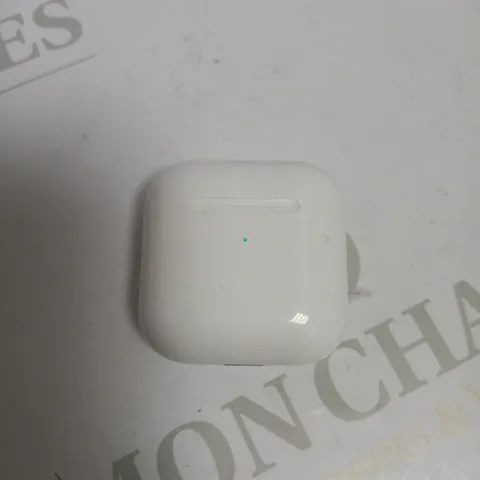APPLE AIRPODS (2ND GENERATION)
