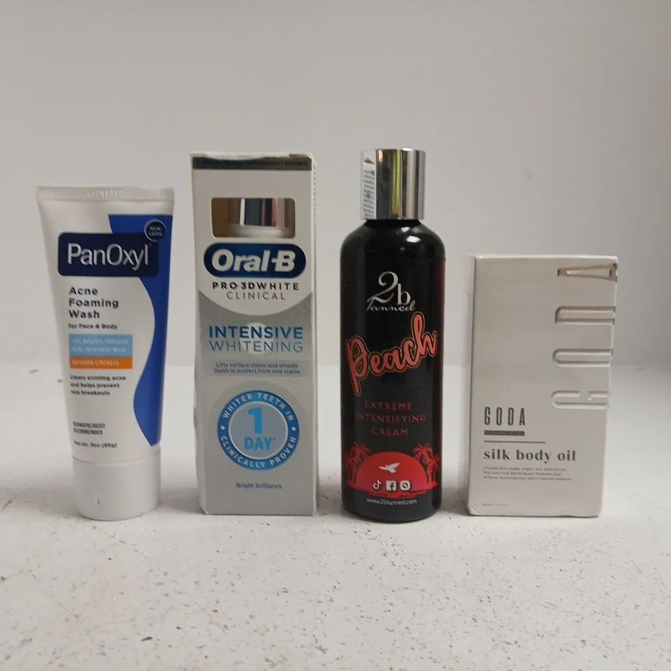 APPROXIMATELY 15 ASSORTED COSMETIC ITEMS INCLUDING VARIOUS MAKES AND BRANDS - COLLECTION ONLY