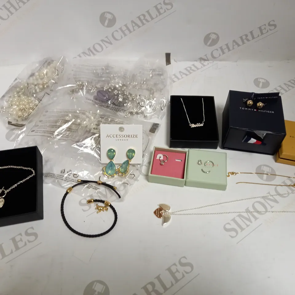 LOT OF 11 JEWELLERY ITEMS, TO INCLUDE COACH, RACHEL JACKSON, TOMMY HILFIGER, ETC RRP £192