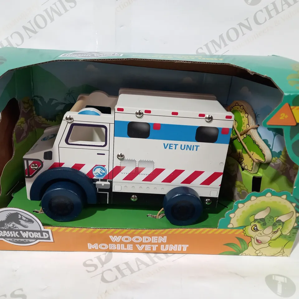 JURASSIC TRACK & PLAY SET RRP £44.99