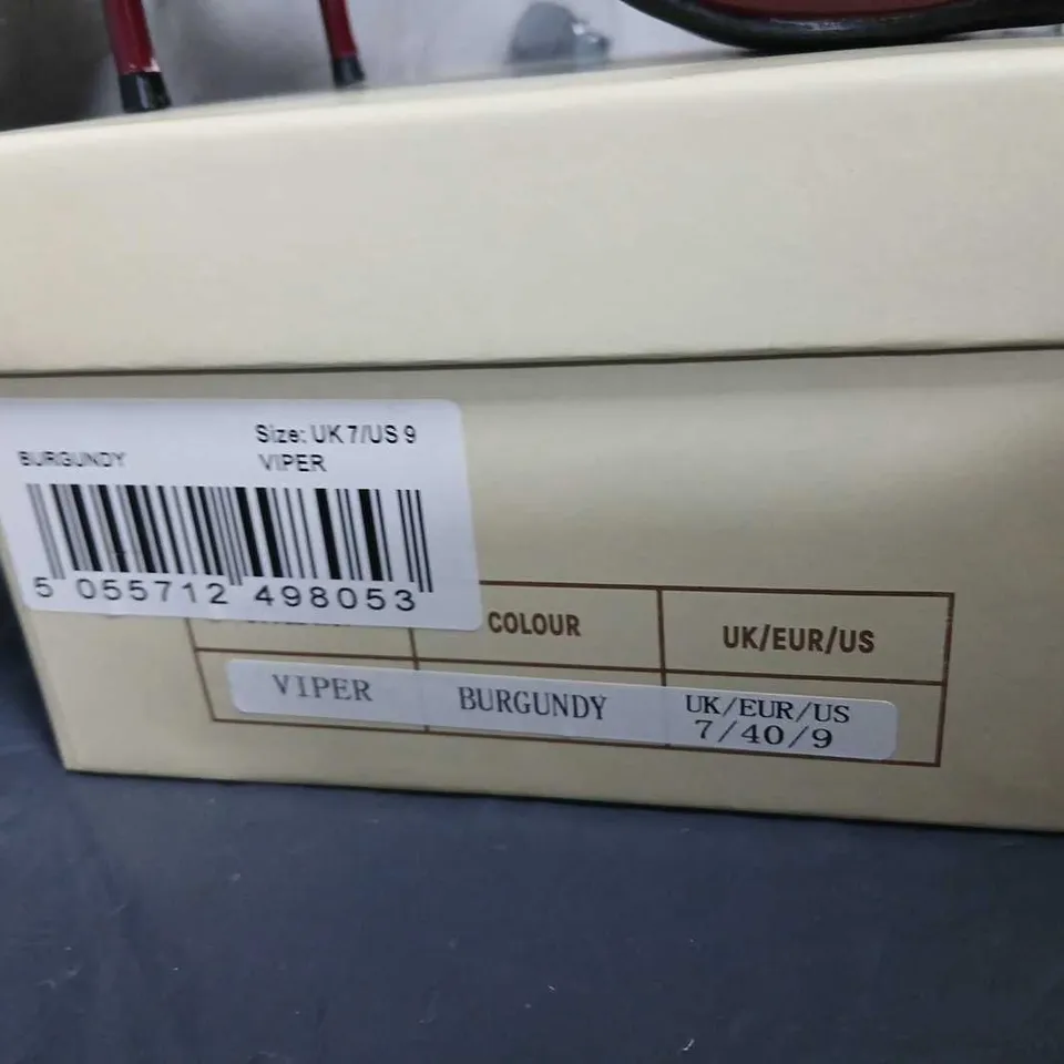 PUBLIC DESIRE VIPER BURGUNDY PATENT SANDALS – UK7 (US9)