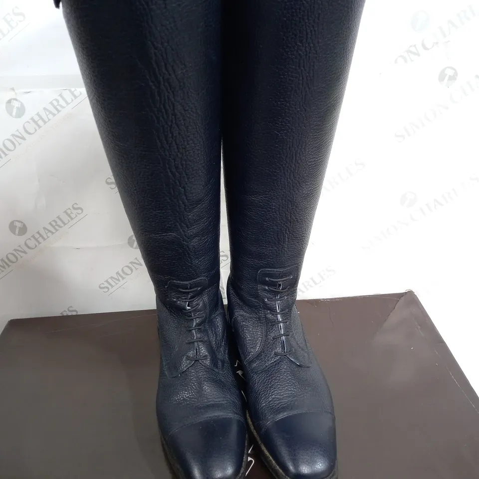 BOXED PAIR OF TRICLORE EQUESTRIAN BOOTS SIZE 39