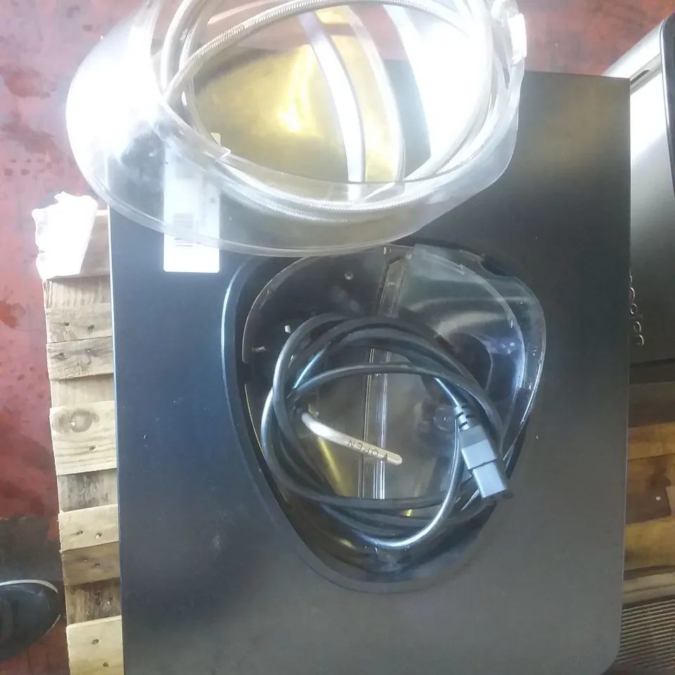 THERMOPLAN BLACK AND WHITE COFFEE MACHINE FULLY AUTO WITH BUILT IN FRIDGE 13AMP