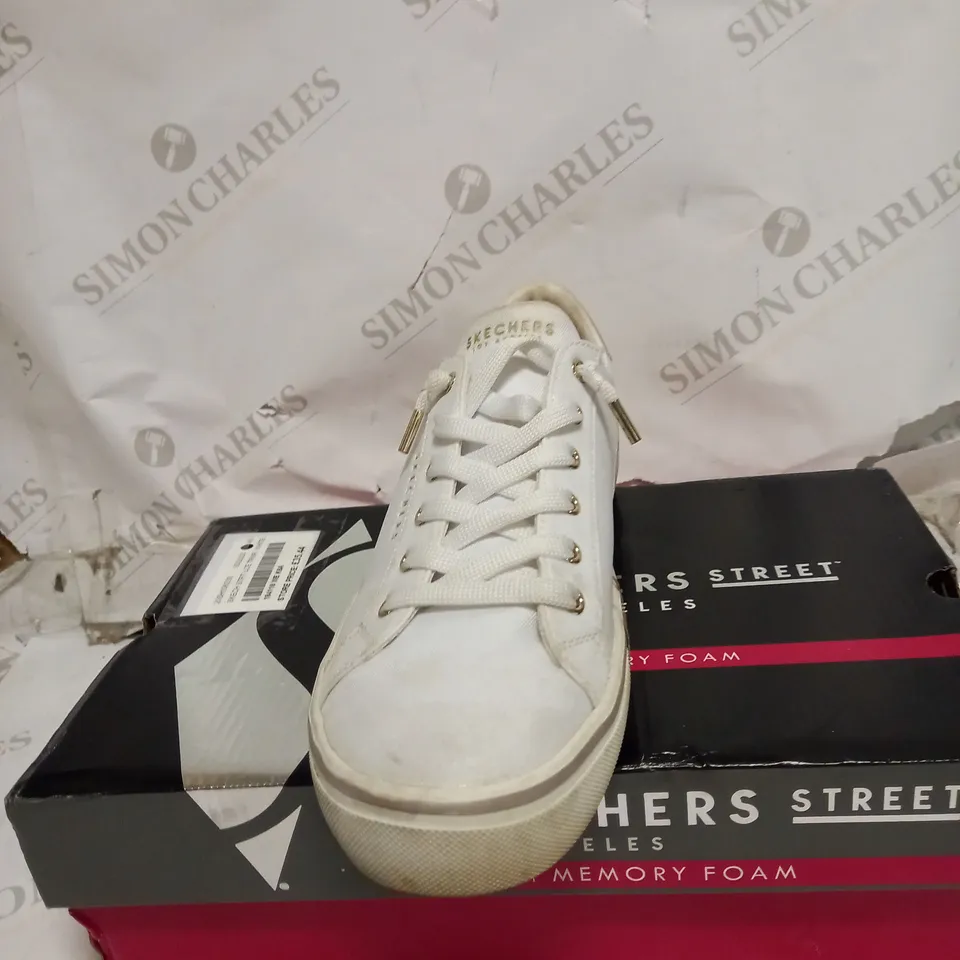 SIZE 6.5 SKECHERS STRETCH LACE TRAINERS WHITE