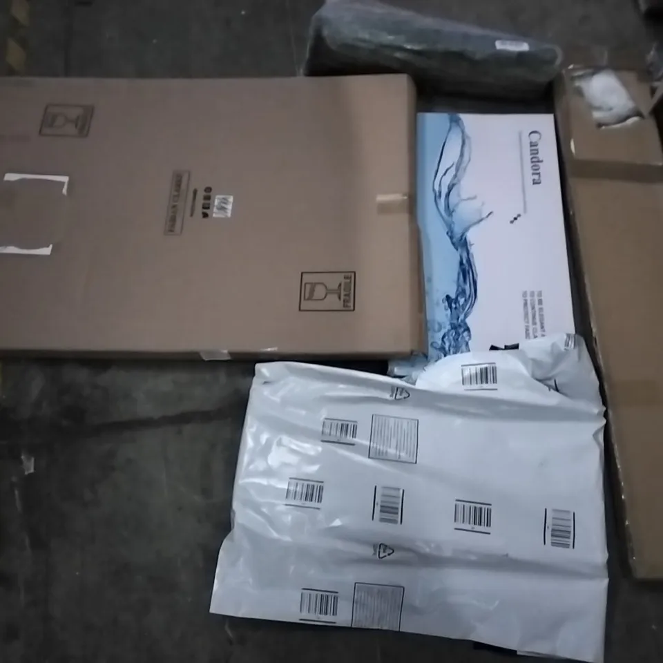 PALLET OF ASSORTED ITEMS INCLUDING BEENAX, CANDORA, FABIAN CLARKE HOTELS FRAMES, SANDING POP UP BATHING TENT