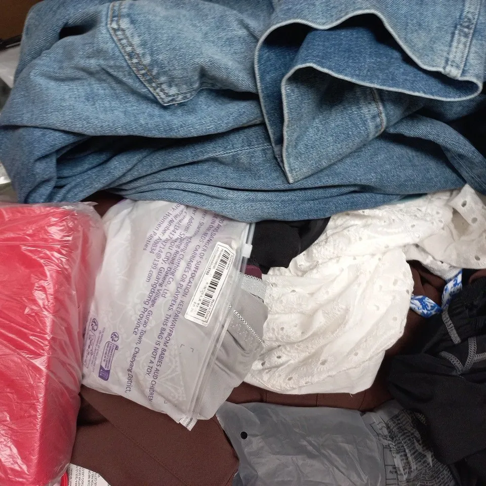 APPROXIMATELY 20 ASSORTED CLOTHING AND FASHION PRODUCTS IN VARIOUS STYLES AND SIZES - COLLECTION ONLY