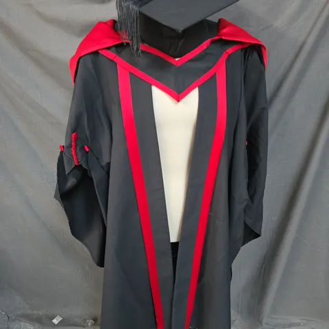 GRADUATION ROBE & CAP IN DARK GREY/RED SIZE 45"